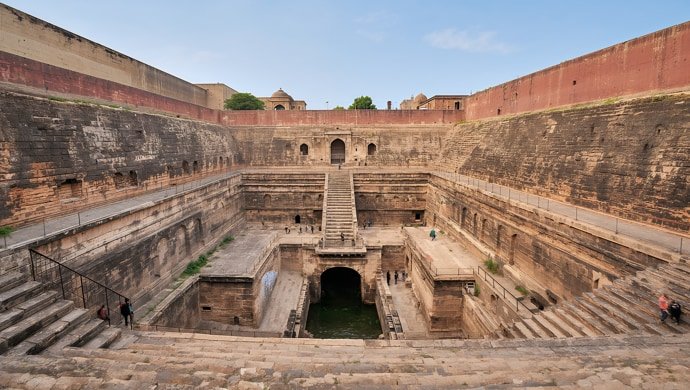 भारत के 7 सबसे भूतिया स्थान: Haunted Places in India असली कहानियाँ और रहस्यमय घटनाएँ 7 Agrasen ki Baoli