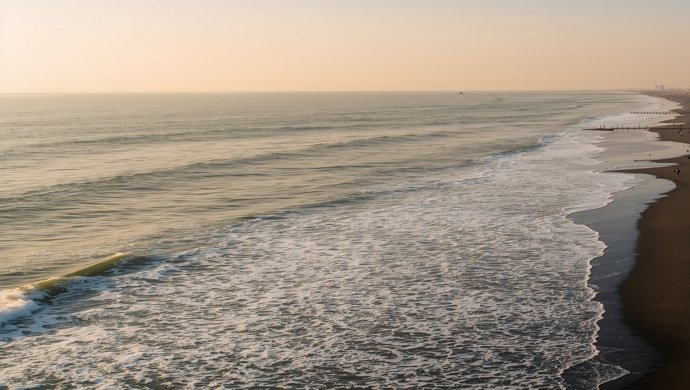 भारत के 7 सबसे भूतिया स्थान: Haunted Places in India असली कहानियाँ और रहस्यमय घटनाएँ 5 Dumas Beach